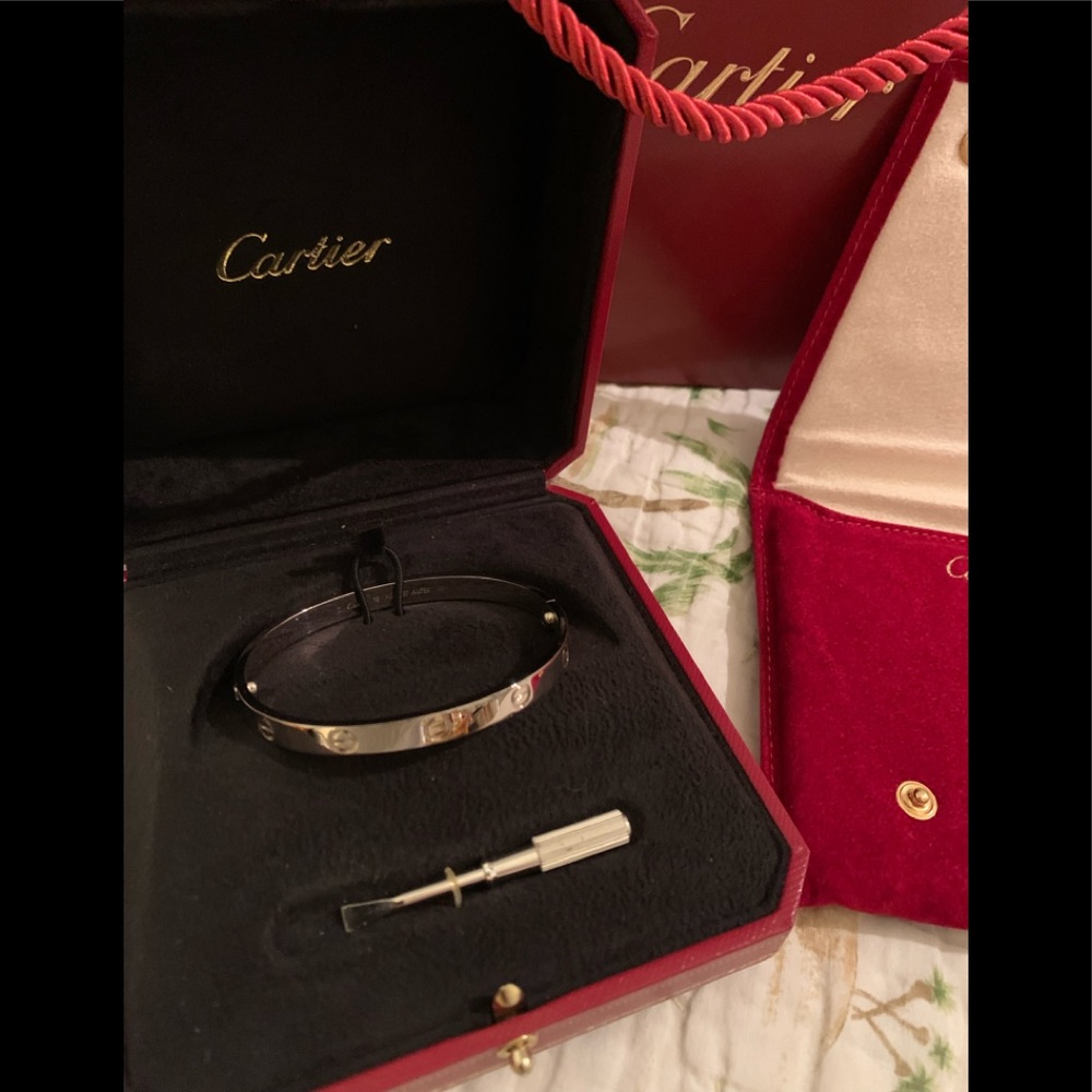 EUC Authentic 18k white gold Cartier Love Bracelet (New Screw locking system) - Picture 14 of 14
